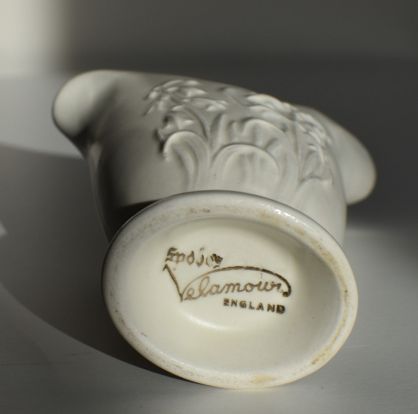 the base of the vase shows the makers mark which says Spode Velamour England